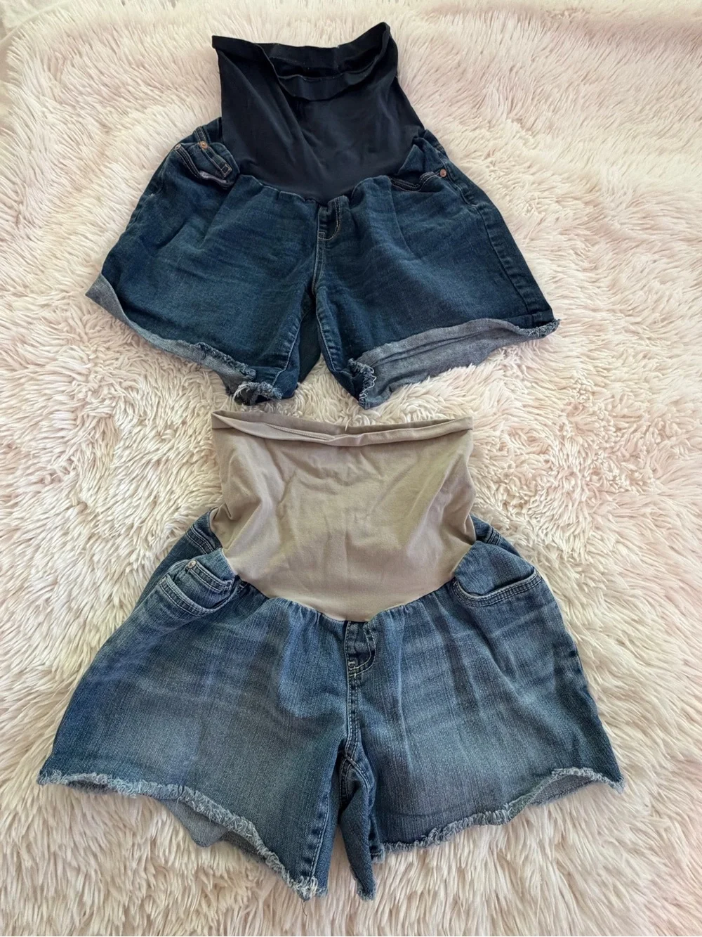 Bundle of 7 maternity jeans